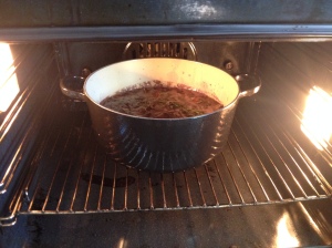 Inn i ovnen på  ca 150 °C, husk lokk!